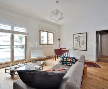 Appartement-Standing-studioAppartement-Paris-LeMarais-BernarddeClairvaux-10110-Salon