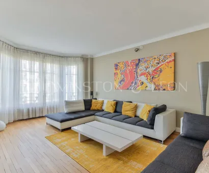 Appartement-Standing-studioAppartement-Paris-ParcMonceau-Hoche-10104-Salon